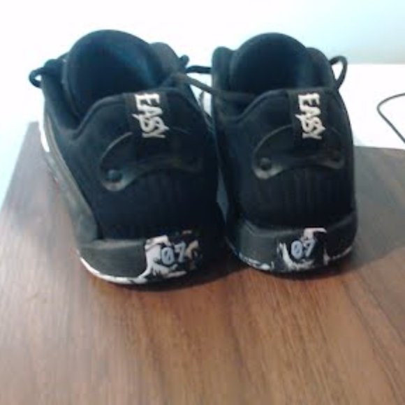 KD 15+Kyrie Infinitys main image 4